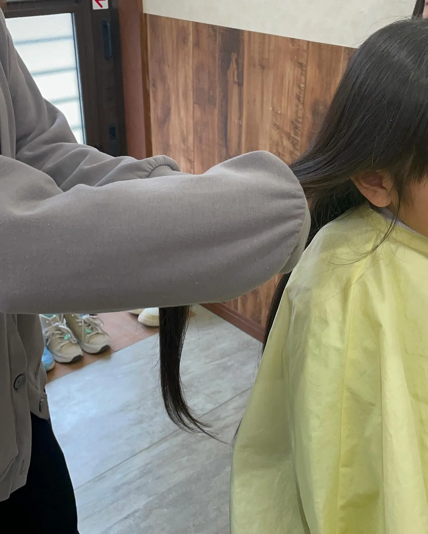 ヘアドネーションさせて頂きました。